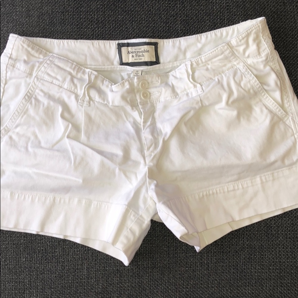 Abercrombie & Fitch white shorts